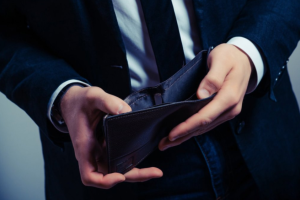 В банкротстве предложили оставлять должникам 10% от продажи жилья и разрешить создавать ООО на базе предприятий-должников.