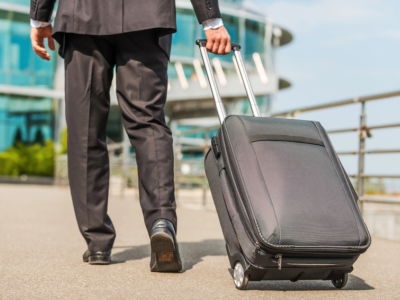 Суд признал законным увольнение удаленного сотрудника за прогул после его отказа от командировки.